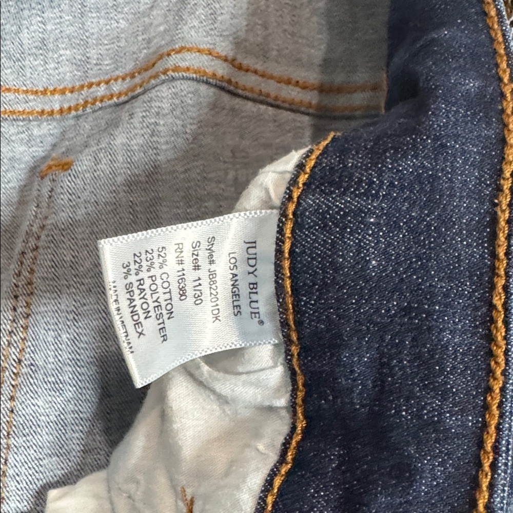 Judy Blue Dark Wash High Rise Frayed Hem Ankle Skinny Jeans Size 11/30 - Picture 3 of 6